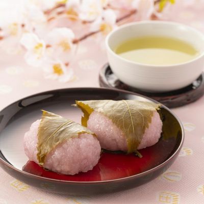 桜もちページ セブンイレブンの桜もち。 普通のさくらもちだった。 冷たくて